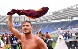 Totti illumina lo Stadio Olimpico